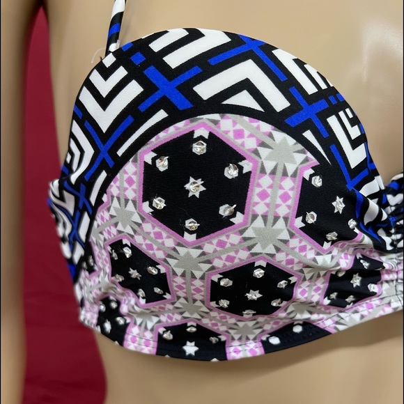 Catalina Geometric Aztec and jeweled bikini top size small 3/5 - Picture 3 of 4